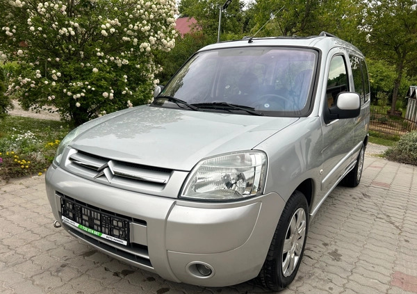 Citroen Berlingo cena 13900 przebieg: 242000, rok produkcji 2006 z Gościno małe 631